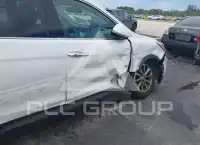 2017 Hyundai Santa Fe photo