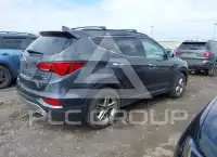 2017 Hyundai Santa Fe photo