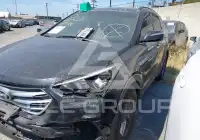 2017 Hyundai Santa Fe photo