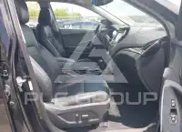 2017 Hyundai Santa Fe photo
