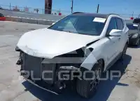 2017 Hyundai Santa Fe photo