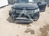 2017 Volkswagen Touareg фото