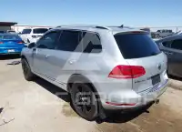2017 Volkswagen Touareg photo