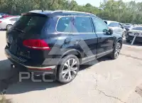 2017 Volkswagen Touareg фото