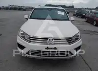 2017 Volkswagen Touareg фото