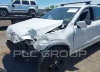 2017 Volkswagen Touareg photo