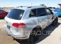 2017 Volkswagen Touareg photo