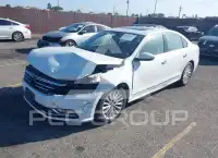 2017 Volkswagen Passat photo