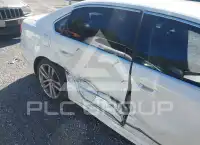 2017 Volkswagen Passat photo