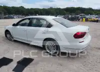 2017 Volkswagen Passat фото