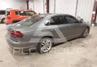 2017 Volkswagen Passat photo