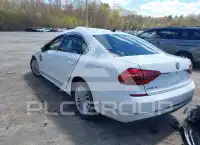 2017 Volkswagen Passat фото