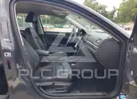 2017 Volkswagen Passat photo