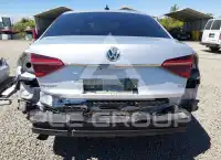 2017 Volkswagen Passat photo