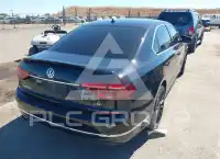 2017 Volkswagen Passat photo