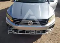 2017 Volkswagen Passat photo