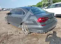 2017 Volkswagen Passat photo