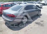 2017 Volkswagen Passat photo