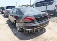 2017 Volkswagen Passat фото