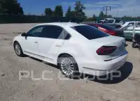 2017 Volkswagen Passat photo