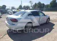 2017 Volkswagen Passat photo