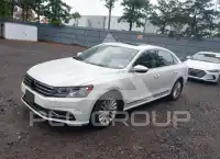 2017 Volkswagen Passat фото