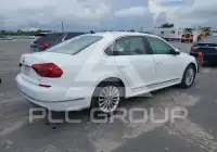 2017 Volkswagen Passat фото
