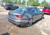 2017 Volkswagen Passat photo