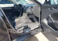 2017 Volkswagen Passat фото
