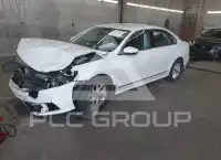 2017 Volkswagen Passat photo