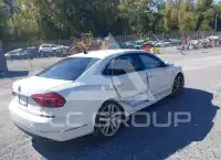 2017 Volkswagen Passat photo