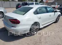 2017 Volkswagen Passat фото
