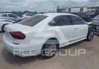 2017 Volkswagen Passat фото
