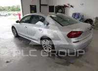 2017 Volkswagen Passat photo