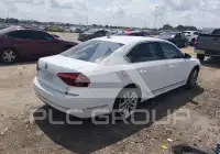 2017 Volkswagen Passat фото