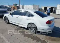 2017 Volkswagen Passat photo