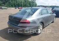 2017 Volkswagen Passat фото