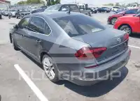 2017 Volkswagen Passat photo