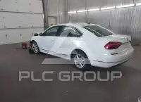 2017 Volkswagen Passat photo