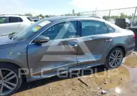 2017 Volkswagen Passat photo