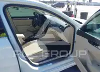 2017 Volkswagen Passat photo