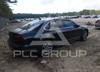 2017 Volkswagen Passat photo