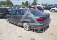 2017 Volkswagen Passat фото