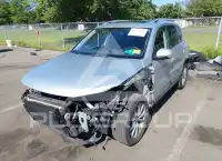2017 Volkswagen Tiguan photo