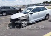 2017 Volkswagen Jetta фото