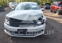 2017 Volkswagen Jetta фото