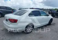2017 Volkswagen Jetta фото