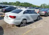 2017 Volkswagen Jetta photo
