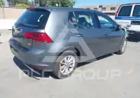 2017 Volkswagen GOLF photo