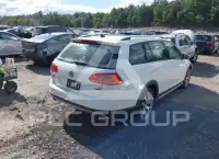 2017 Volkswagen GOLF photo